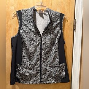 Weekends by Chico’s Black & White Full-Zip Cheetah Print Vest